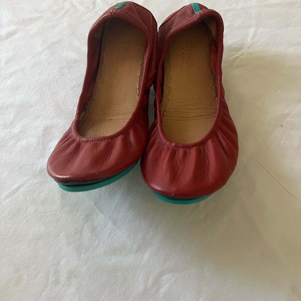 Tieks Burgundy Leather Flats with Teal Accents